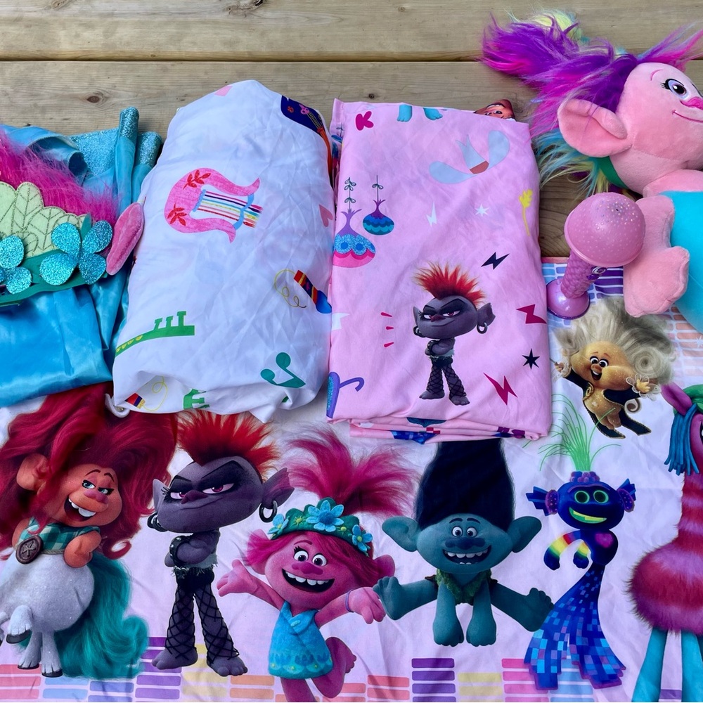 Trolls bundle:twin sheets, pink poppy costume, doll
